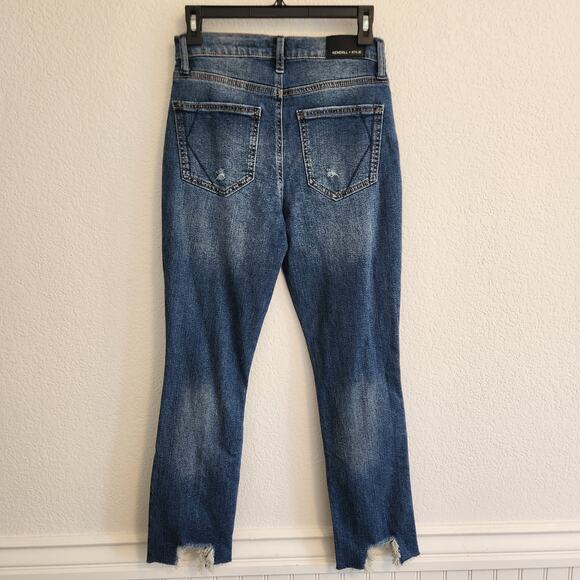 Kendall + Kylie Women's size 3/26 The Relaxed Skinny Distressed Jeans NWT‎ - Picture 8 of 8